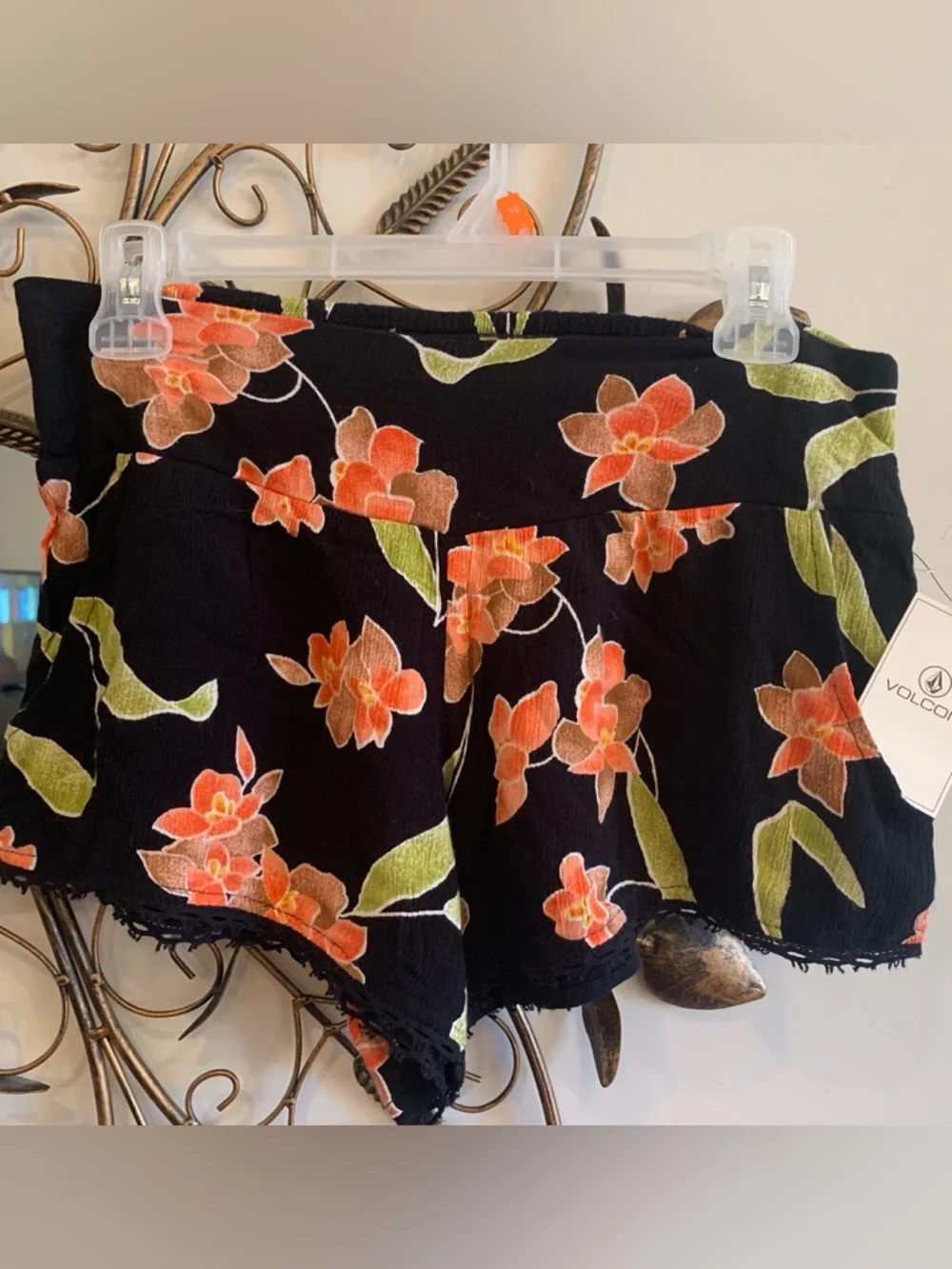 NWT Volcom Black Floral Smocked-Waist Shorts - Picture 3 of 10